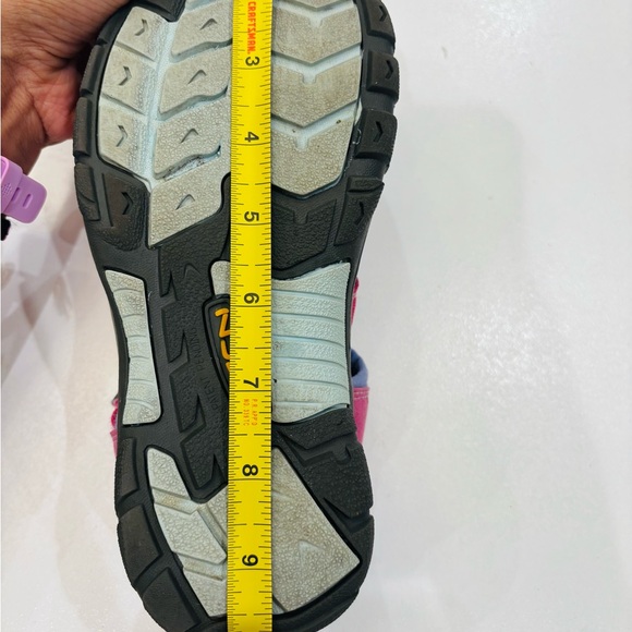 Keen Kids' Fuchsia and Black Outdoor Sandals Mint Condition Size 4 Big Girl - Picture 9 of 11